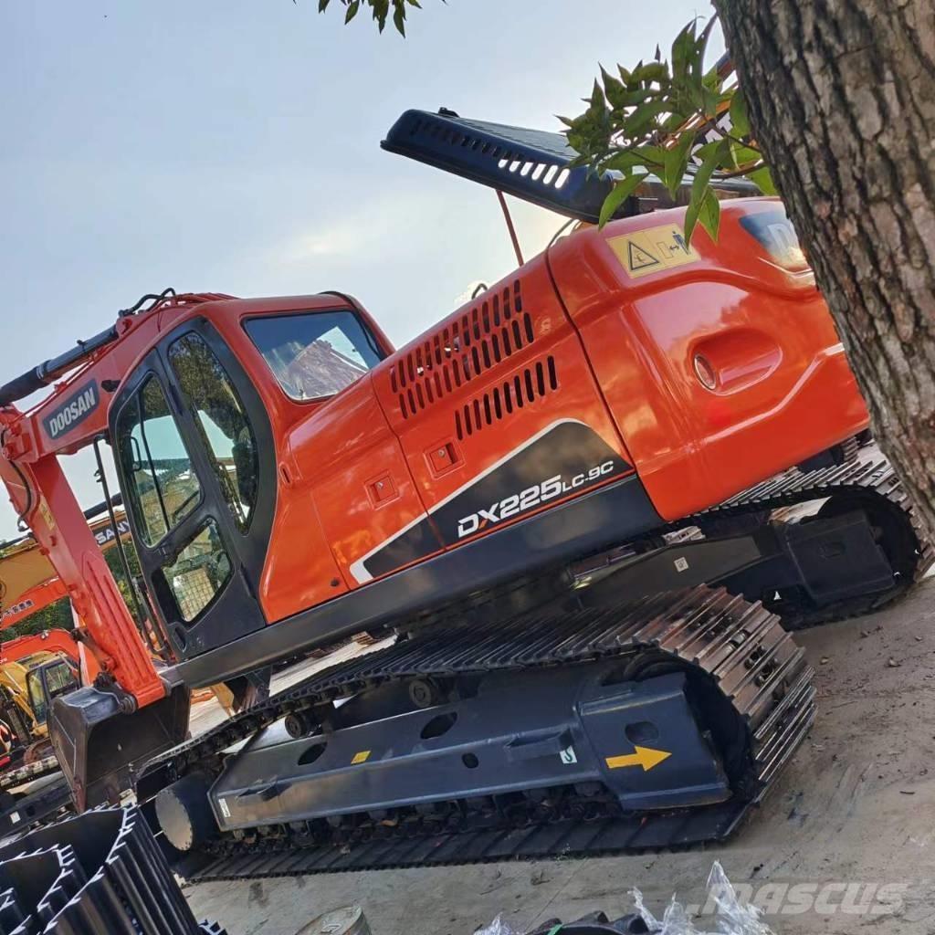 Doosan DX 225 LC Vikšriniai ekskavatoriai