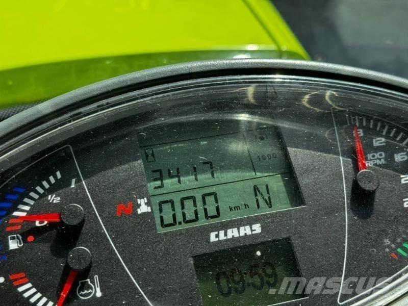 CLAAS AXION 830 Traktoriai