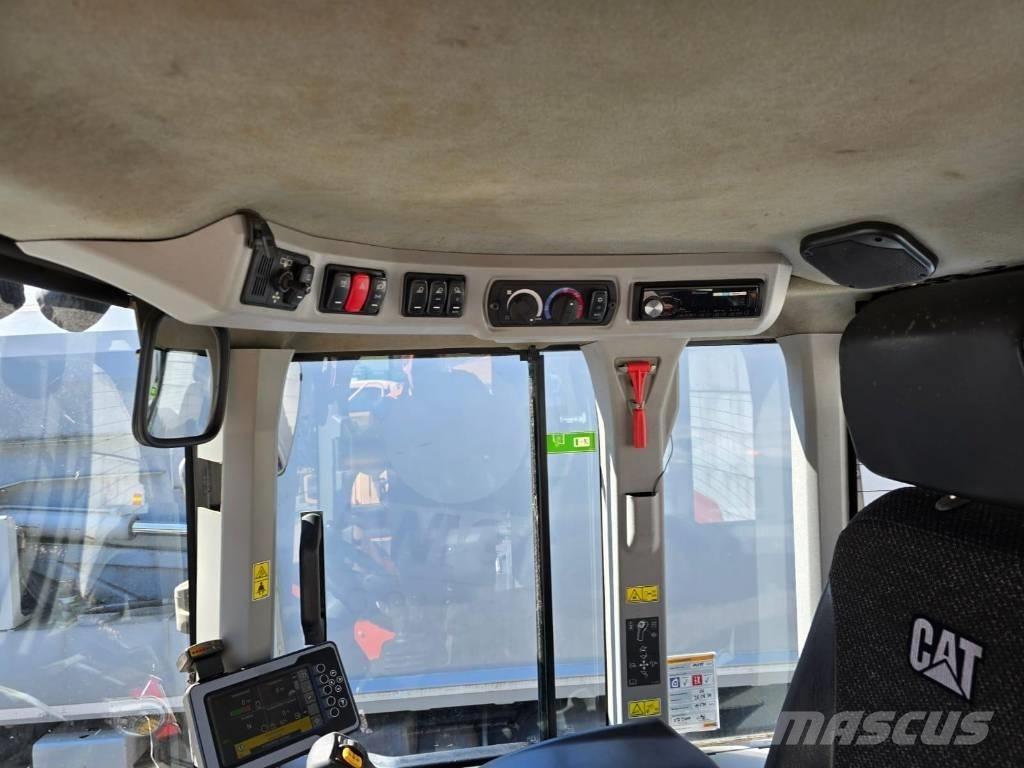 CAT 926M Naudoti ratiniai krautuvai