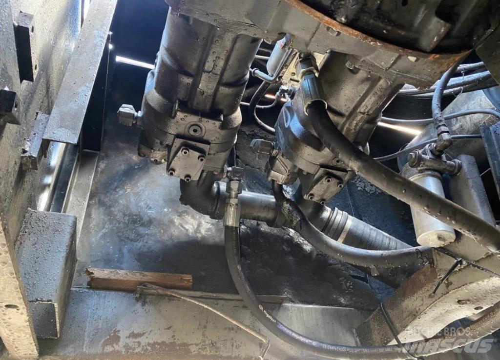 Hitachi EX 270 Vikšriniai ekskavatoriai
