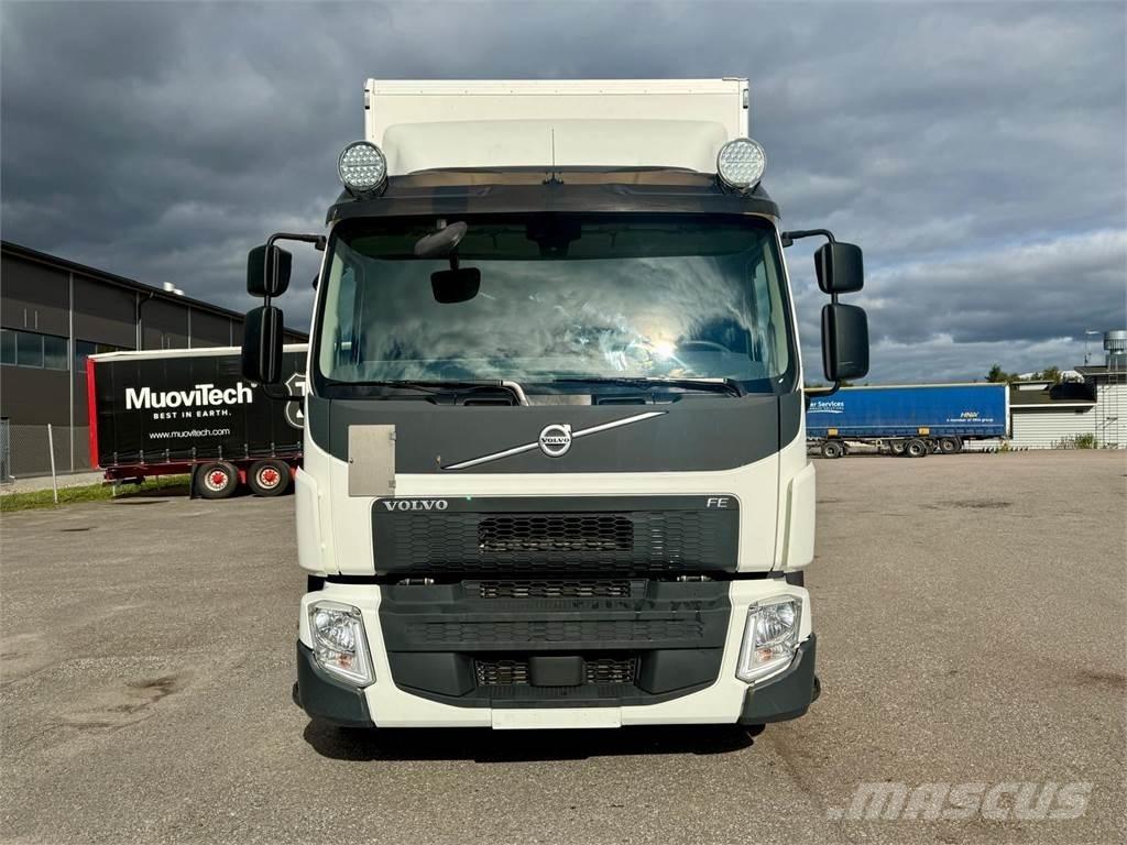 Volvo FE320 4x2 Sunkvežimiai su dengtu kėbulu