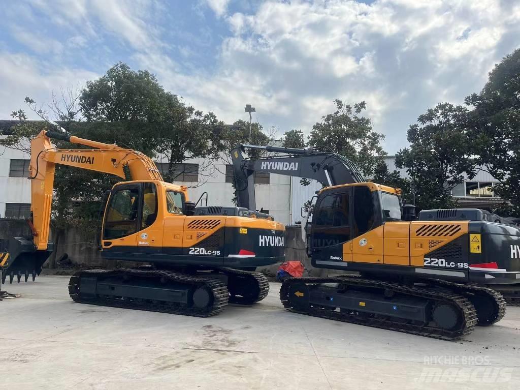 Hyundai R220LC-9S Ratiniai ekskavatoriai