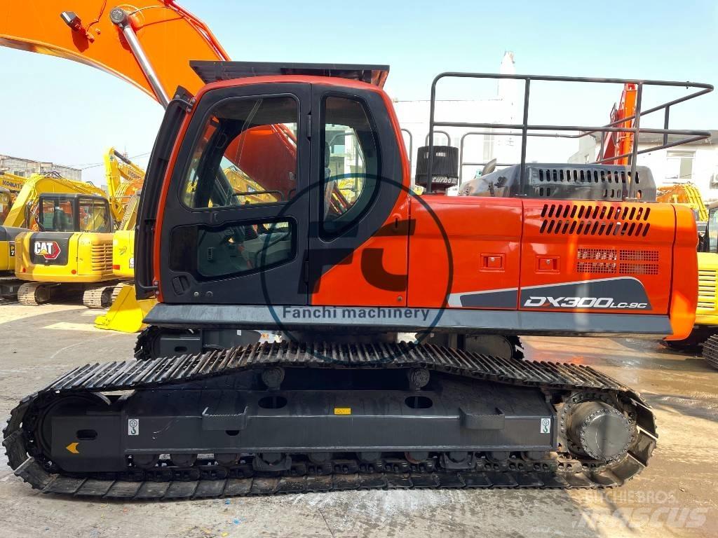 Doosan DX300 Vikšriniai ekskavatoriai