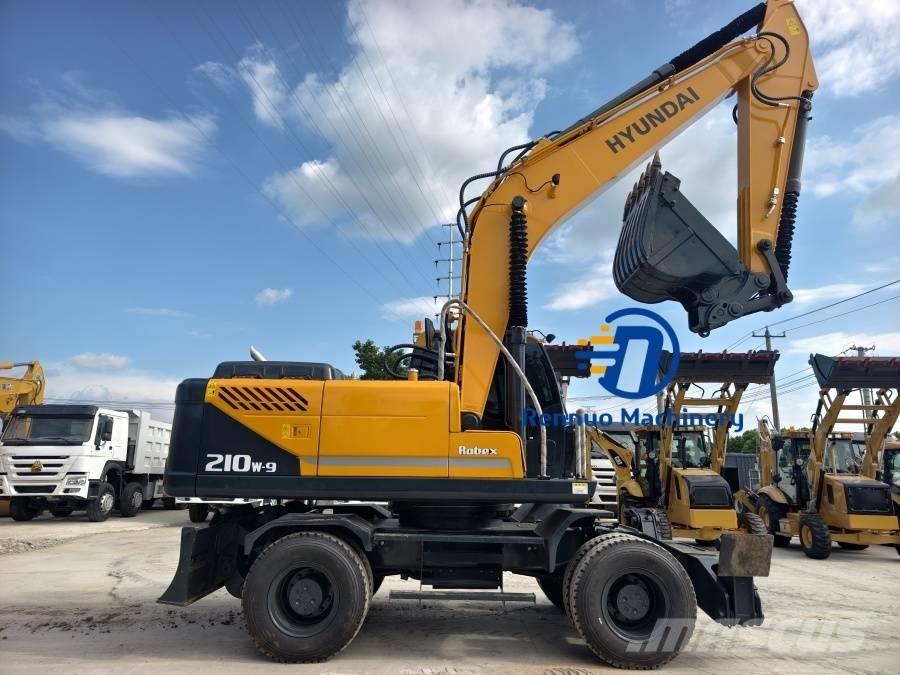 Hyundai 210W-9 Ratiniai ekskavatoriai