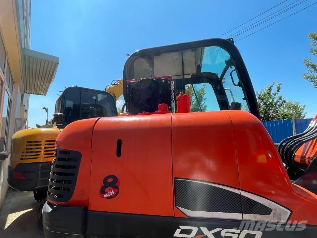 Doosan DX 60 Vikšriniai ekskavatoriai