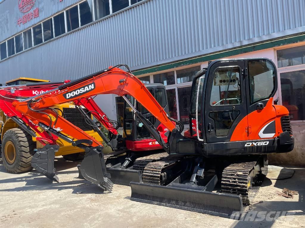 Doosan DX 60 Vikšriniai ekskavatoriai