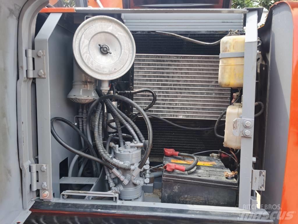 Hitachi EX 120-5 Vikšriniai ekskavatoriai