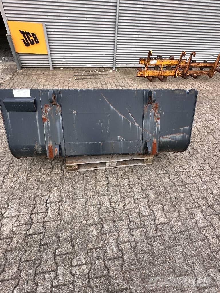 JCB Læsseskovl - 226cm Kaušai