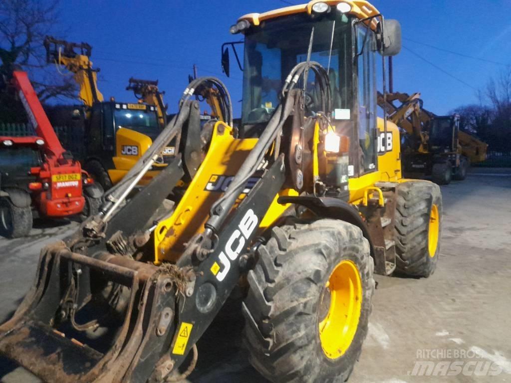 JCB 411 Teleskopiniai krautuvai žemės ūkiui