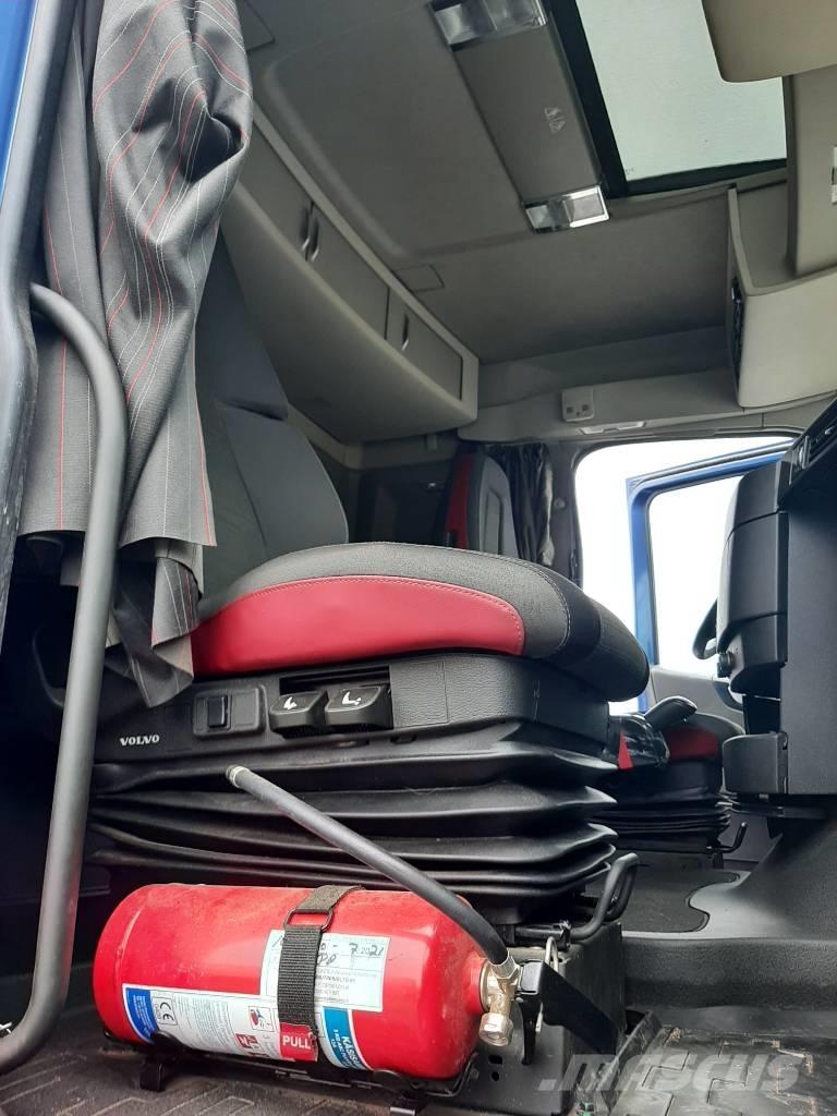 Volvo FH 13 Savivarčių priekabų vilkikai