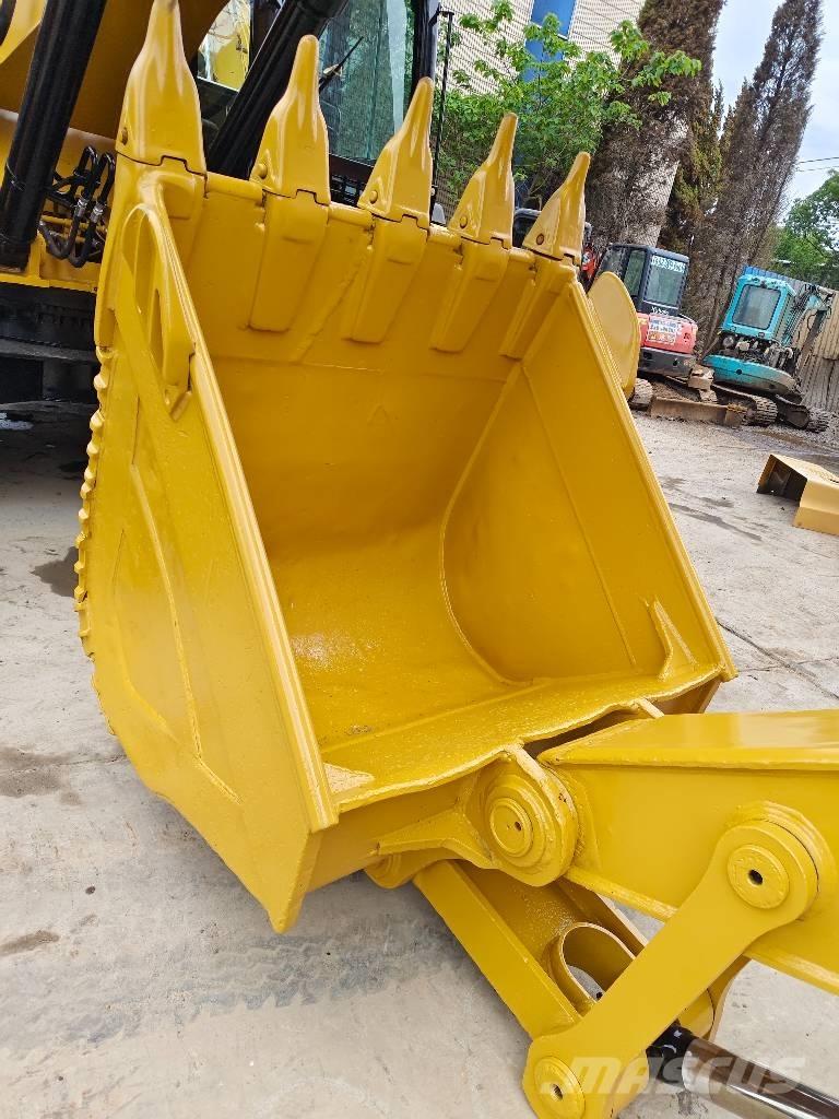 CAT 330D2L Vikšriniai ekskavatoriai