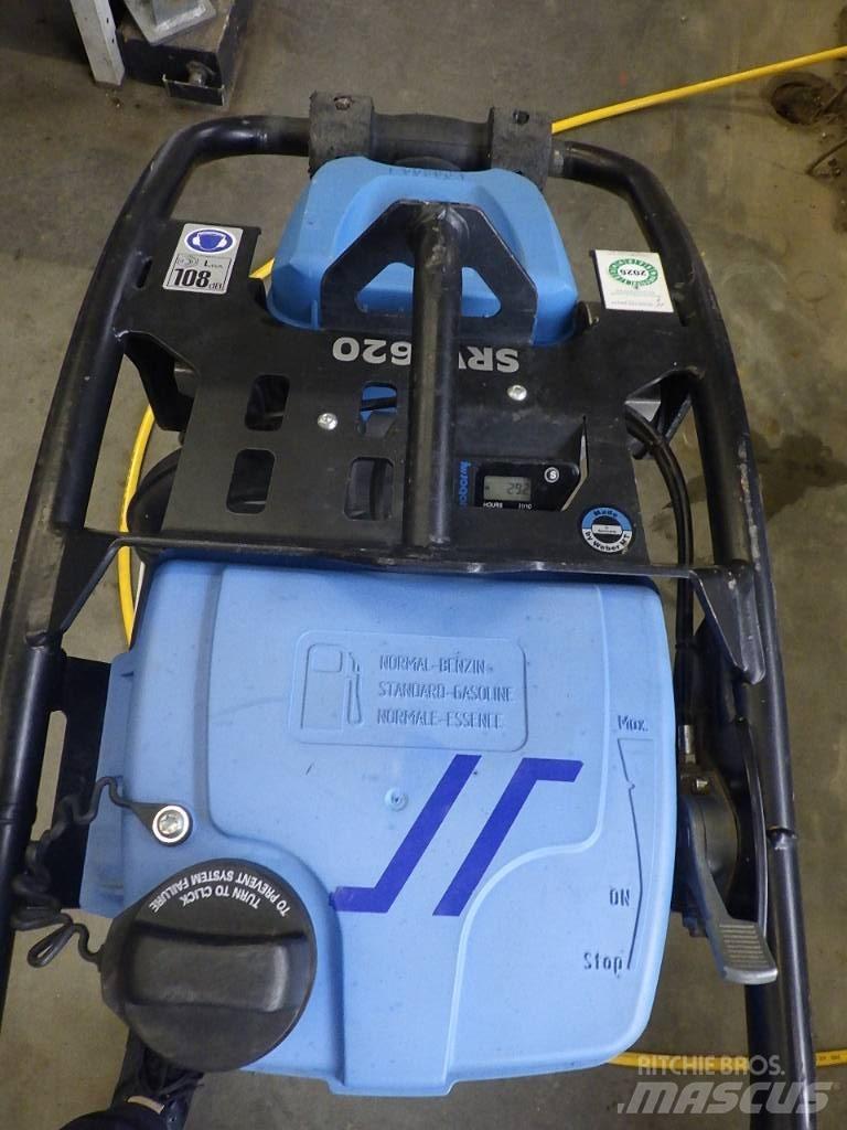 Weber SRV 620 Plūktuvai