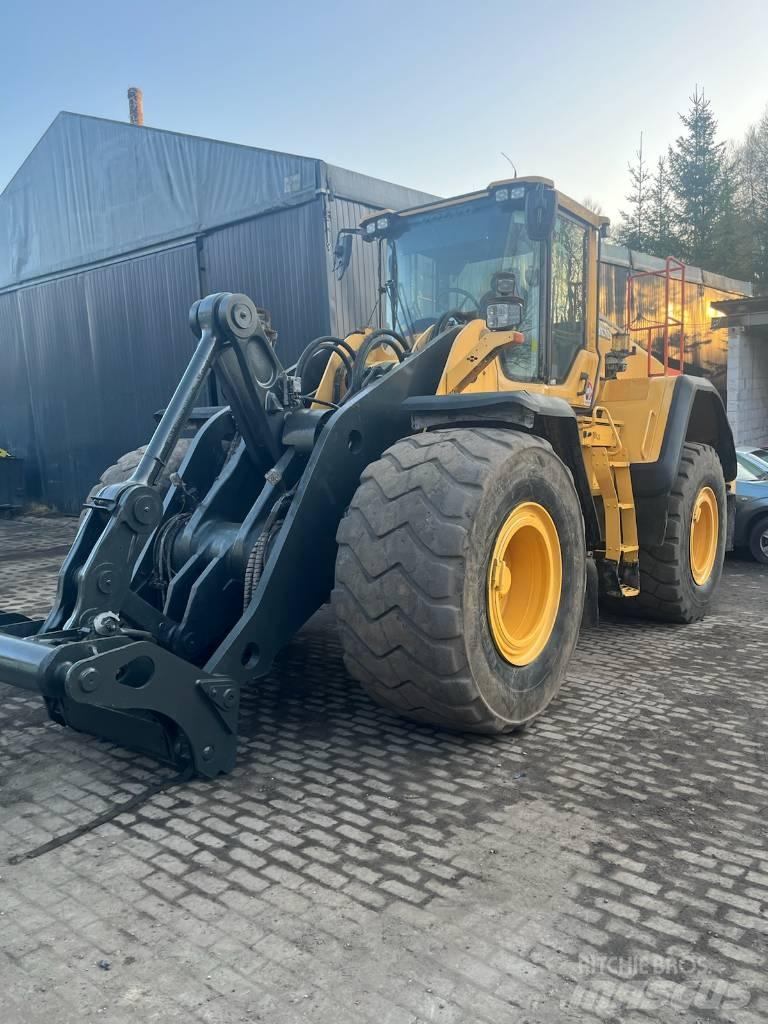 Volvo L 180 H Naudoti ratiniai krautuvai
