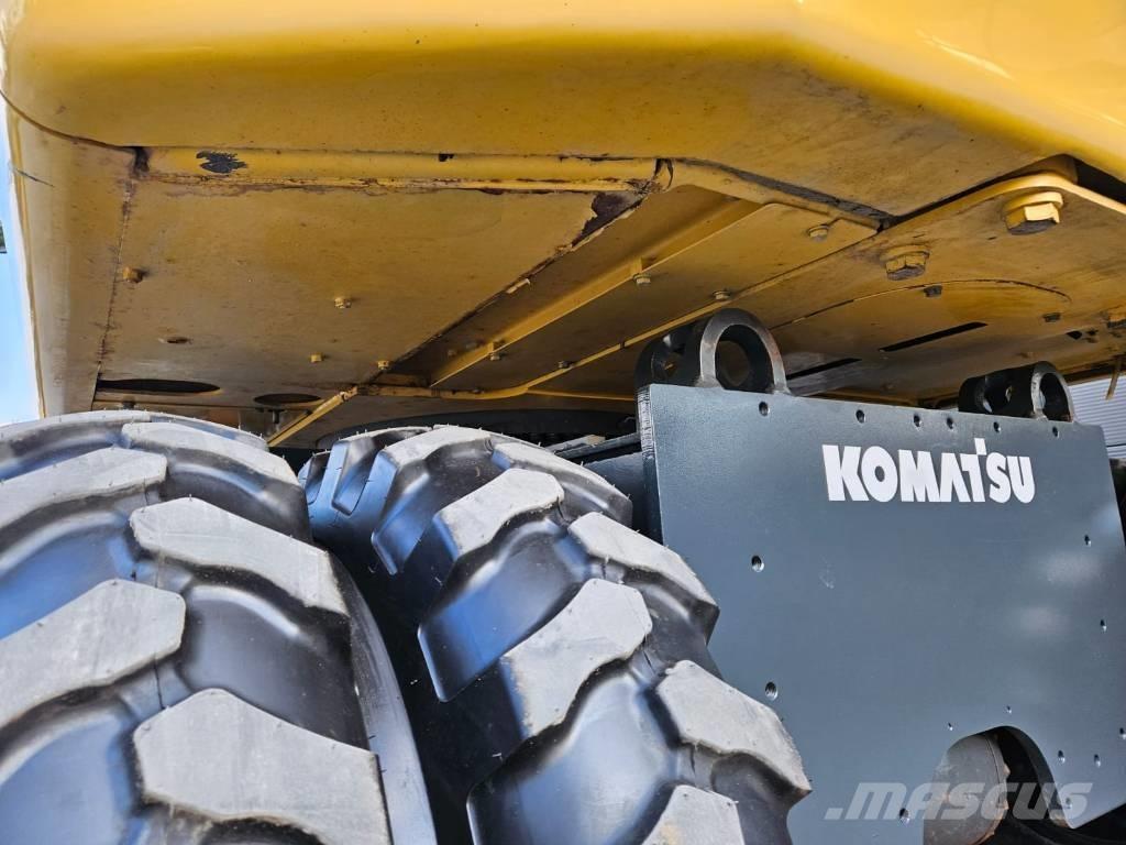 Komatsu PW 148-8 Ratiniai ekskavatoriai