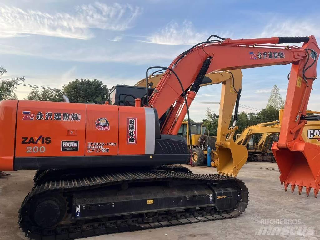 Hitachi ZX 200 Vikšriniai ekskavatoriai