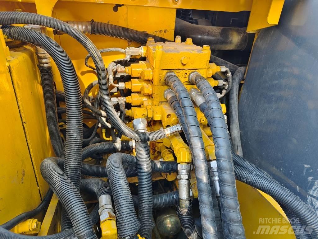 Komatsu PC 130-7 Vikšriniai ekskavatoriai