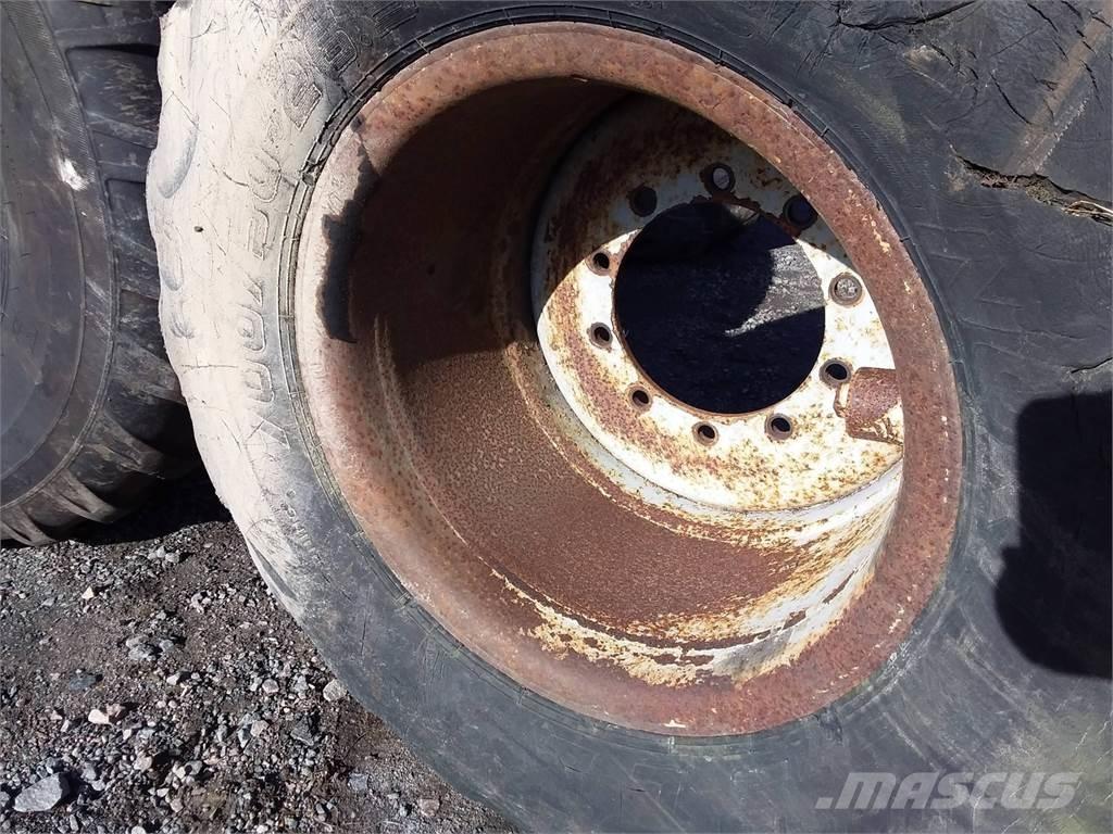 Valmet 860 24x26,5 Padangos, ratai ir ratlankiai