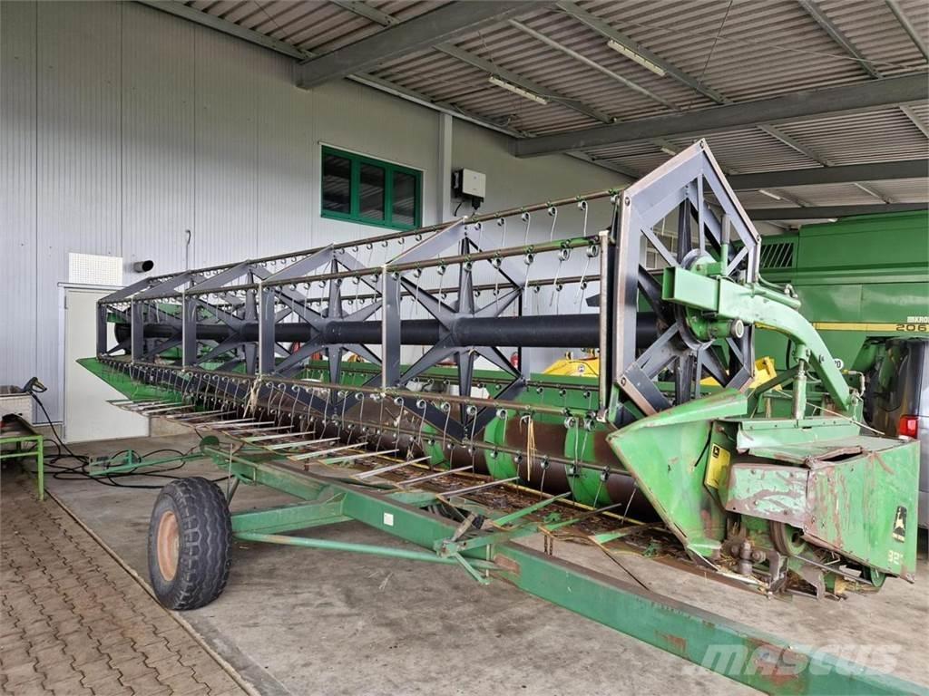 John Deere 2066 Derliaus nuėmimo kombainai
