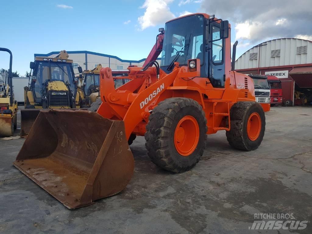 Doosan 160 v Frontaliniai krautuvai ir ekskavatoriai