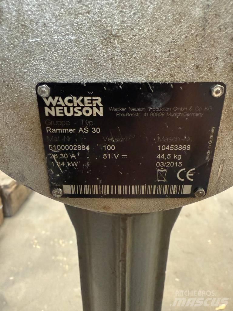 Wacker Neuson AS30e Plūktuvai