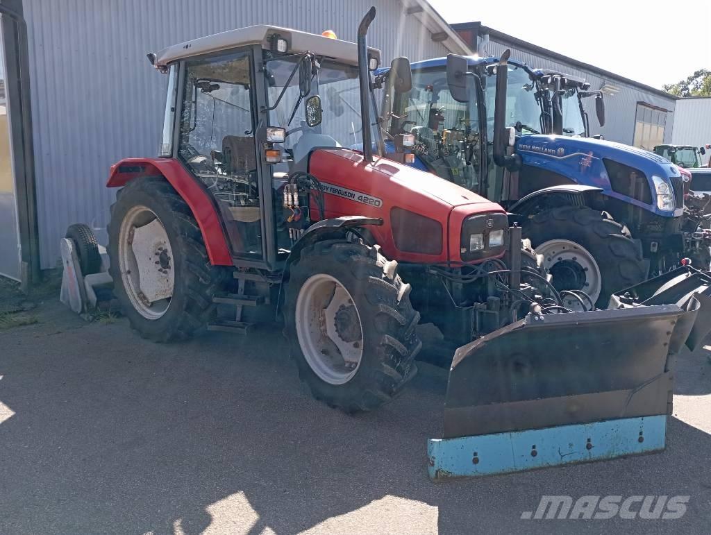 Massey Ferguson 4220 Traktoriai