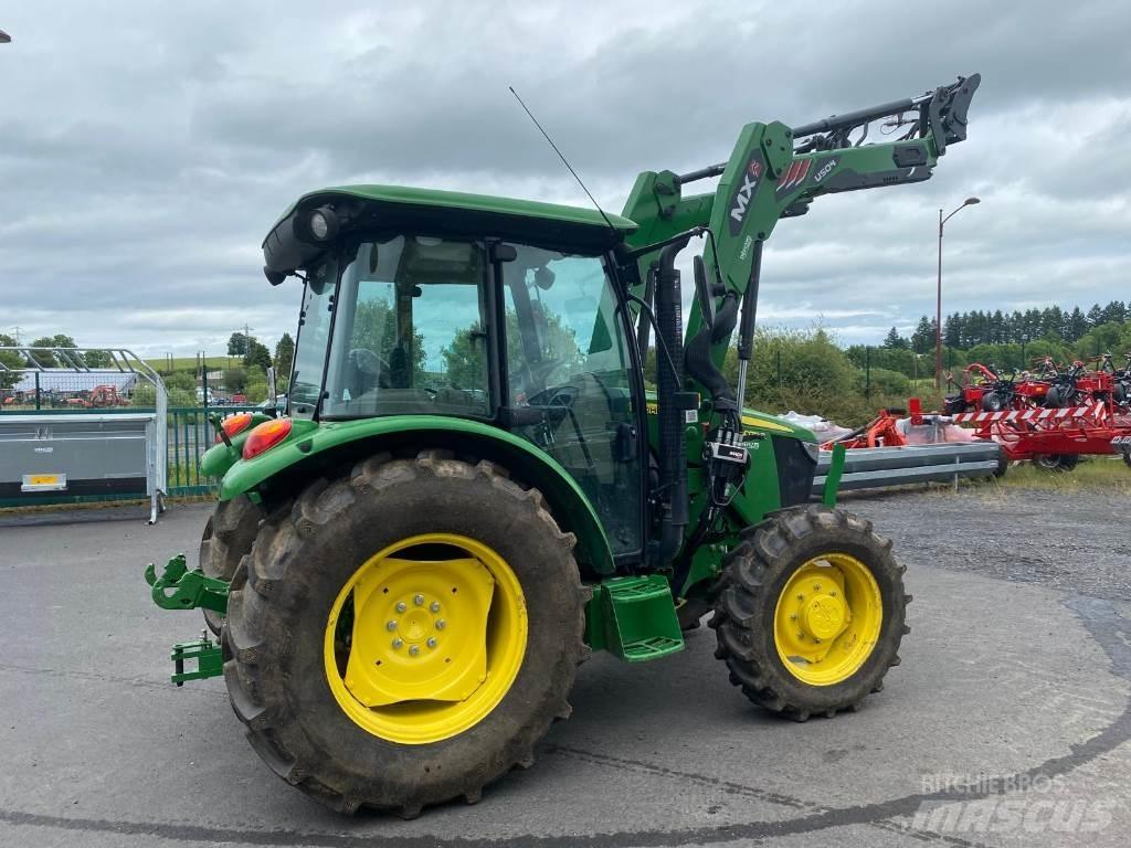 John Deere 5075E Traktoriai