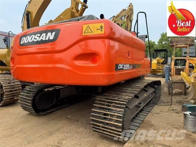 Doosan DX 225 LCA Vikšriniai ekskavatoriai