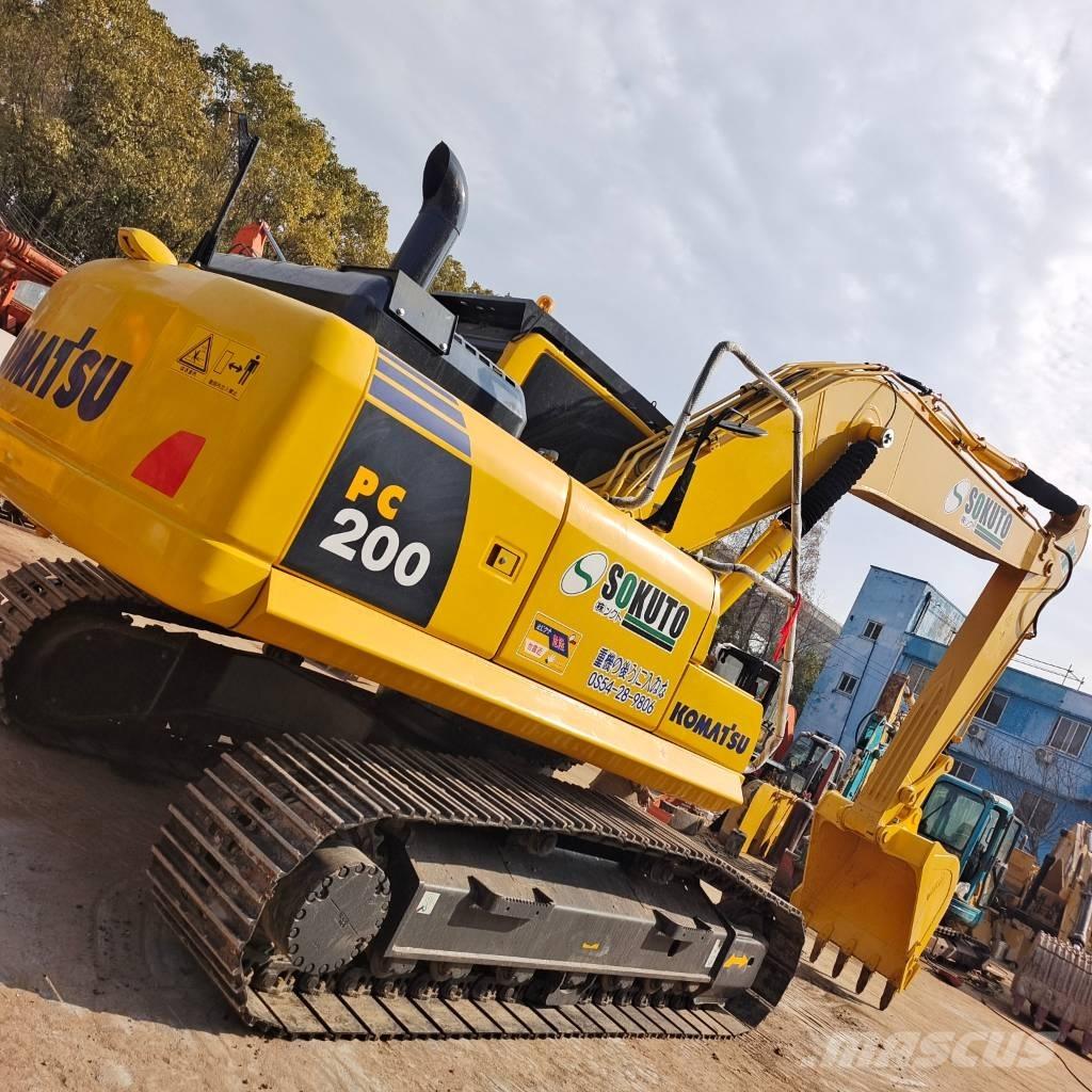 Komatsu PC 200 Vikšriniai ekskavatoriai