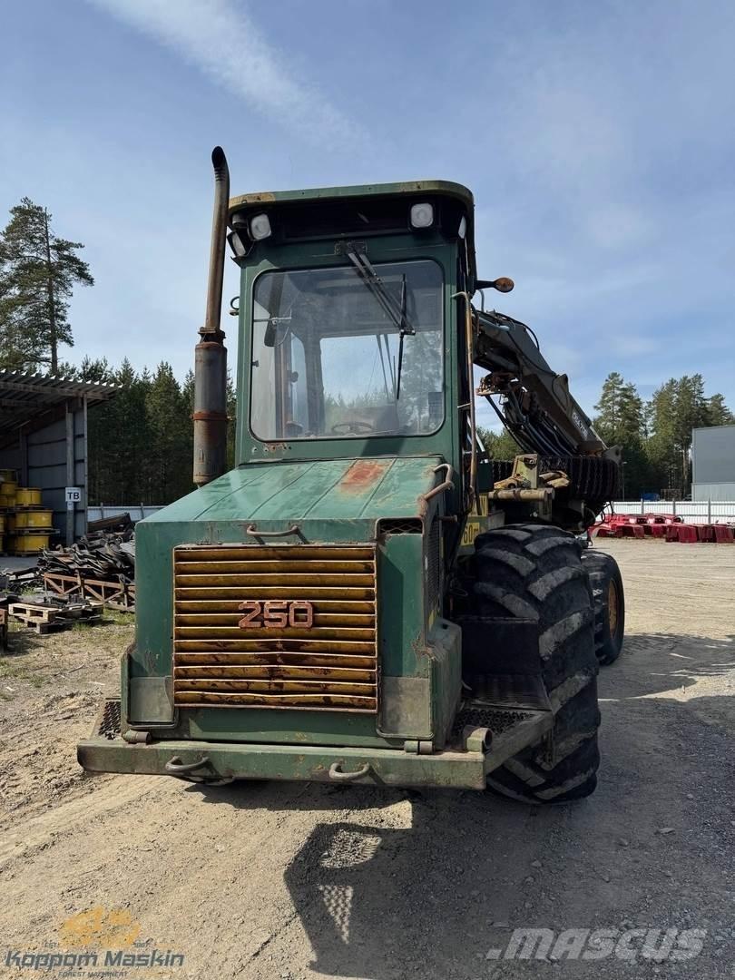 Ösa 250/706 Miško technika (Harvesteriai)
