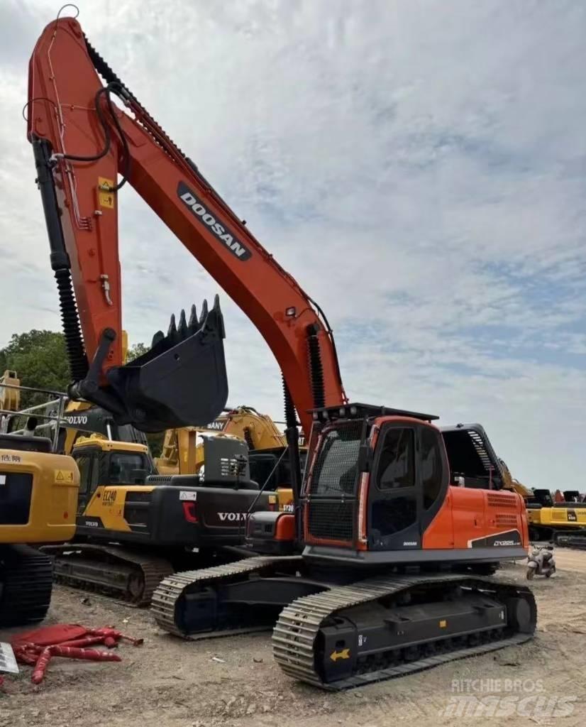 Doosan DX 225 Vikšriniai ekskavatoriai