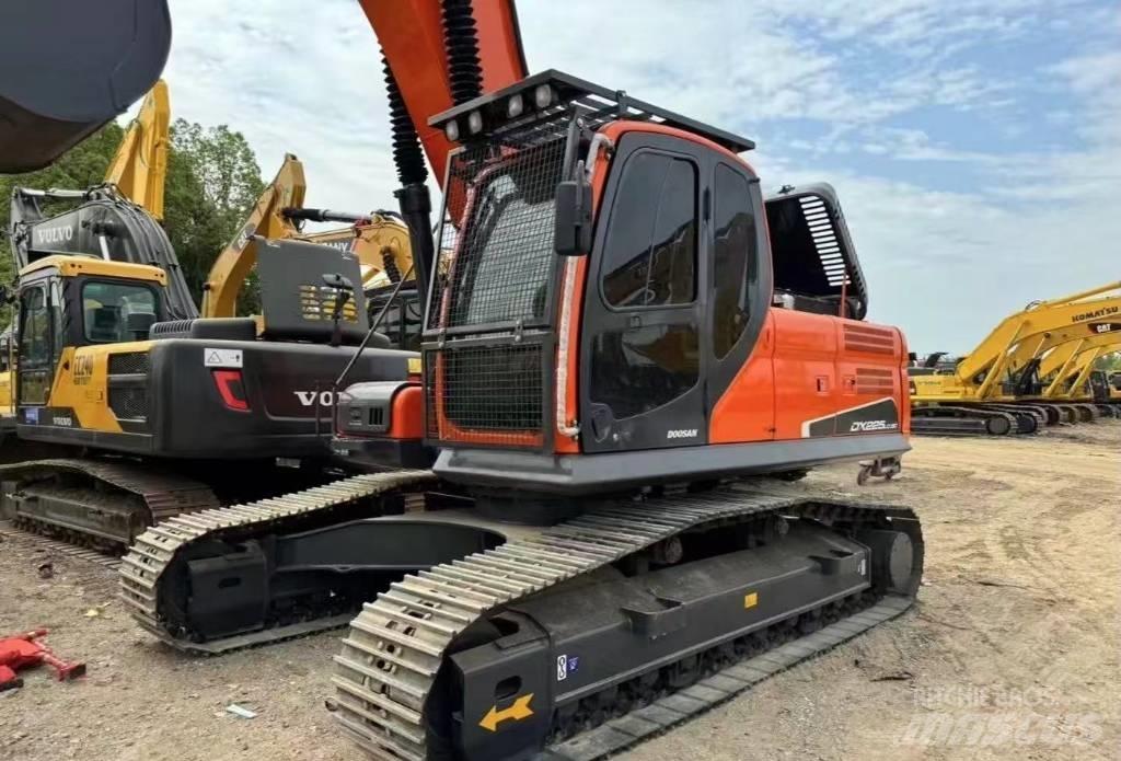 Doosan DX 225 Vikšriniai ekskavatoriai