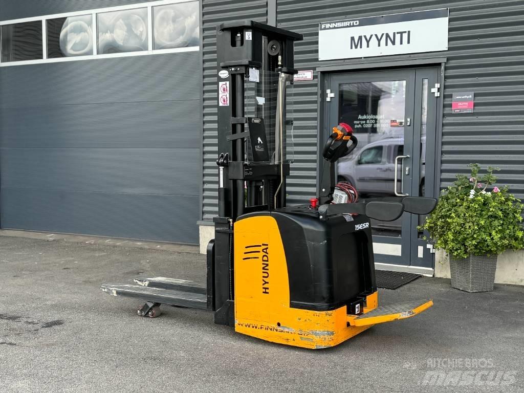 Hyundai 15ESR Savaeigiai rietuvai