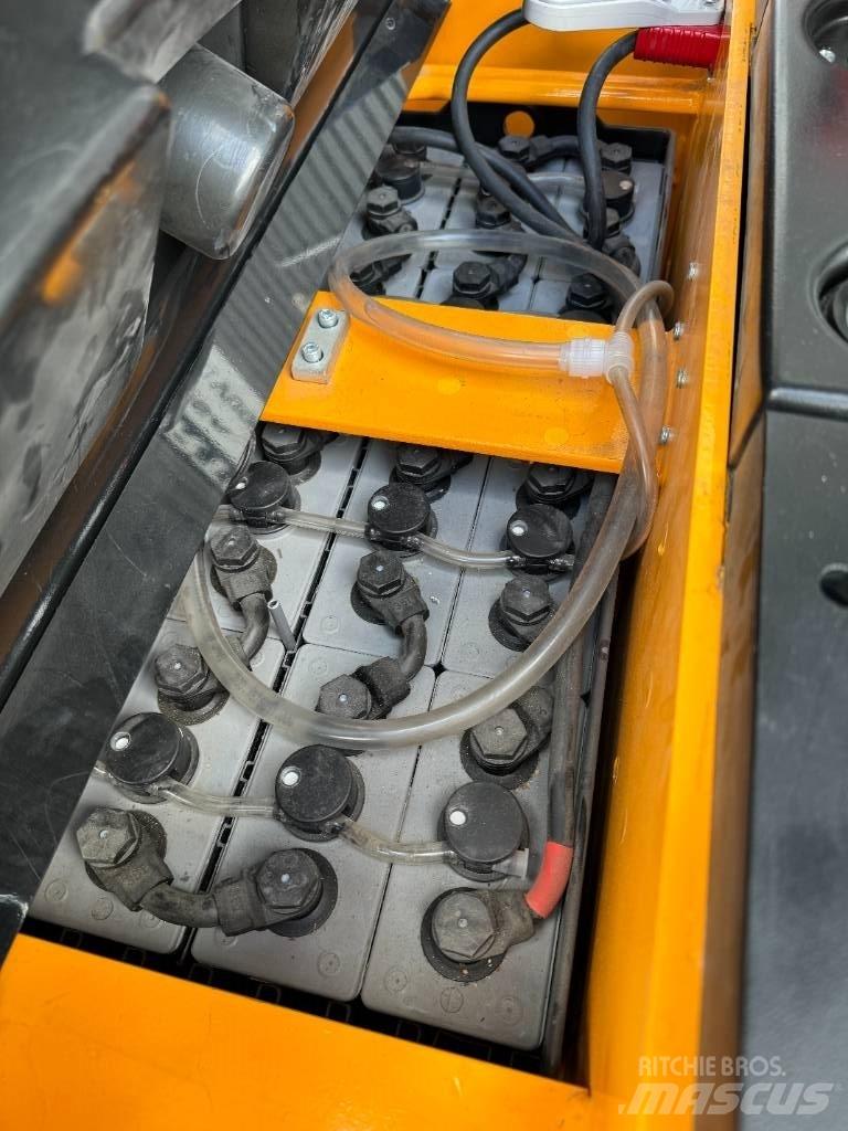 Hyundai 15ESR Savaeigiai rietuvai
