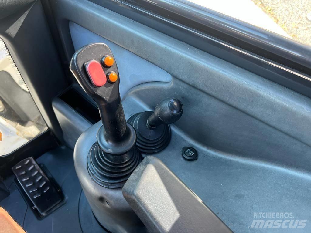 Yanmar 1201 Naudoti ratiniai krautuvai