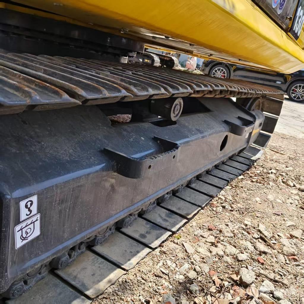 Komatsu PC 130 Vikšriniai ekskavatoriai