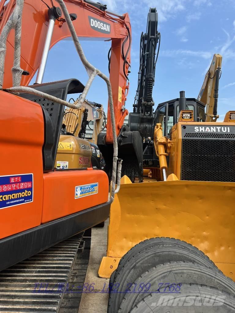 Doosan DX140 Vikšriniai ekskavatoriai
