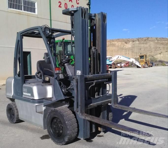 Nissan FGD02A30Q Dyzeliniai krautuvai