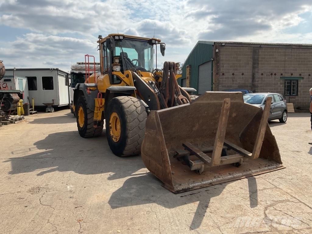 Volvo L110H Naudoti ratiniai krautuvai