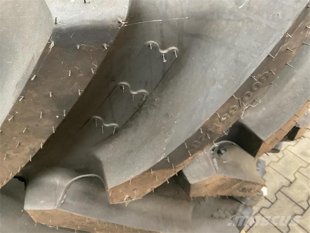 BKT 600/65R28 Padangos, ratai ir ratlankiai