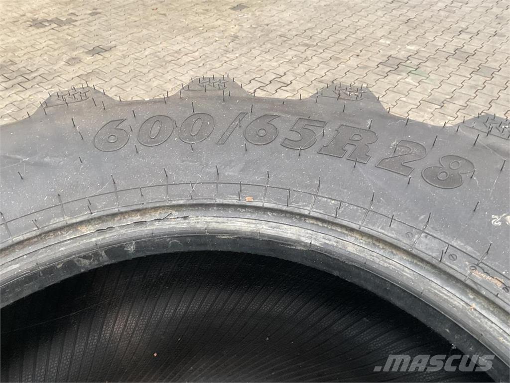 BKT 600/65R28 Padangos, ratai ir ratlankiai