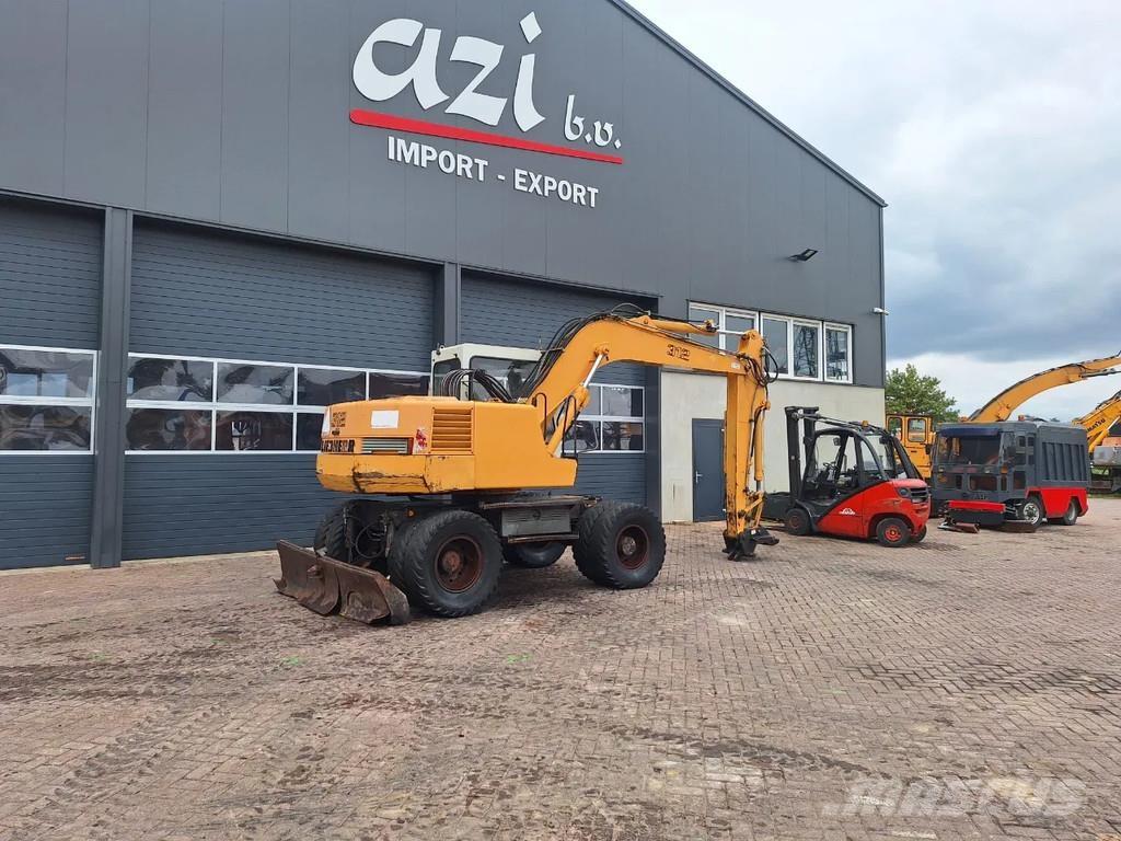 Liebherr A312 Ratiniai ekskavatoriai