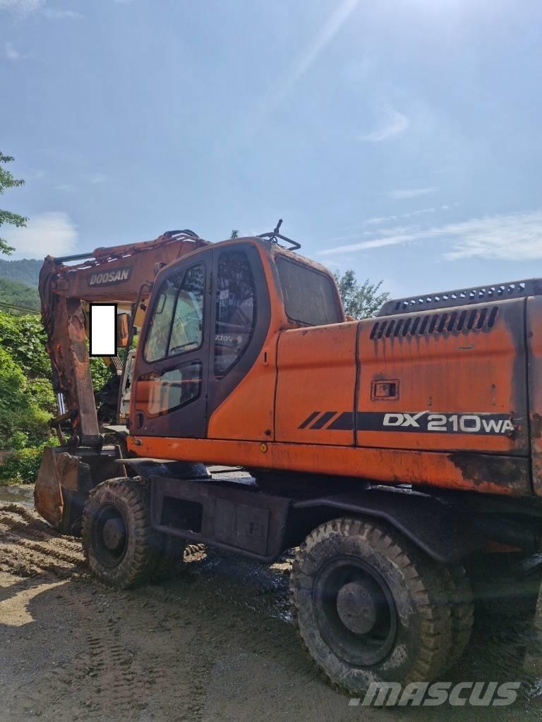 Doosan DX 210 W Ratiniai ekskavatoriai