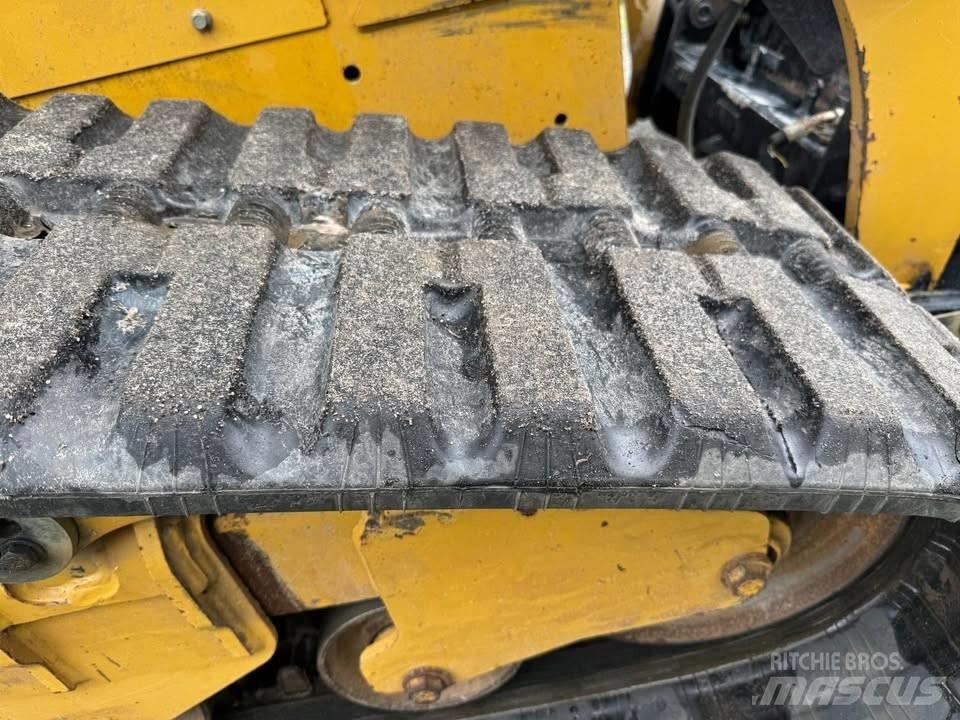 CAT 299 Krautuvai su šoniniu pasukimu
