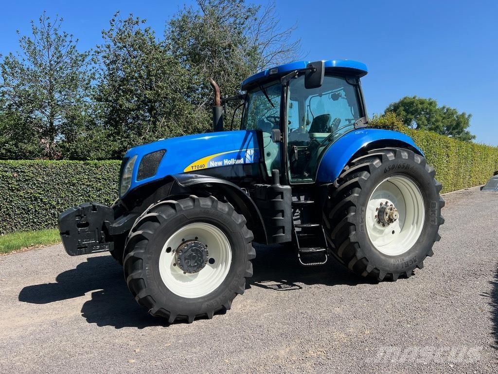 New Holland T 7040 Traktoriai