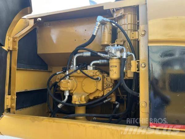 CAT 320 C L Vikšriniai ekskavatoriai