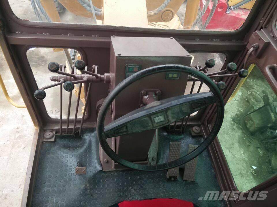 CAT 140 H Greideriai