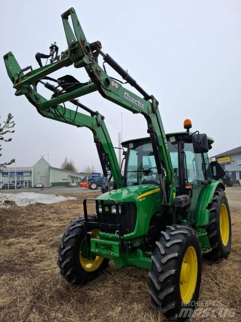 John Deere 5075 E Traktoriai