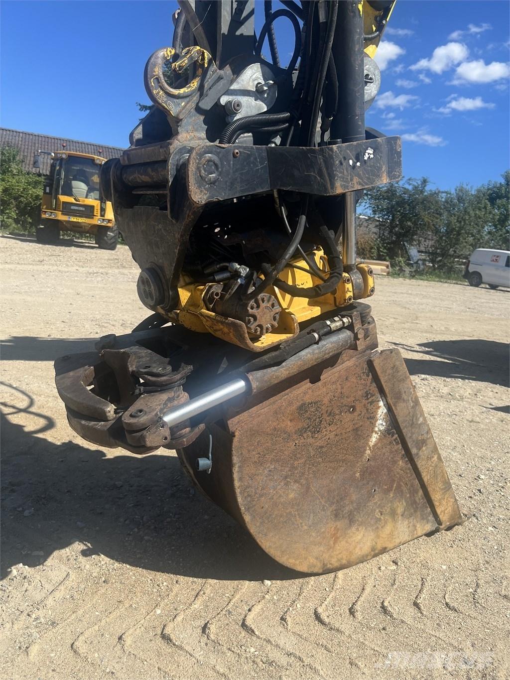 Wacker Neuson EW 100 Ratiniai ekskavatoriai