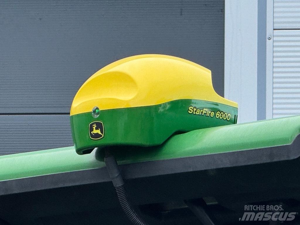 John Deere 8310 R Traktoriai