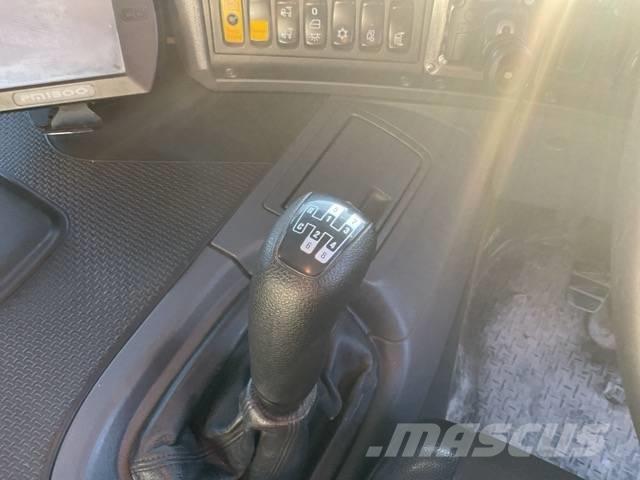 Scania P 410 Savivarčių priekabų vilkikai